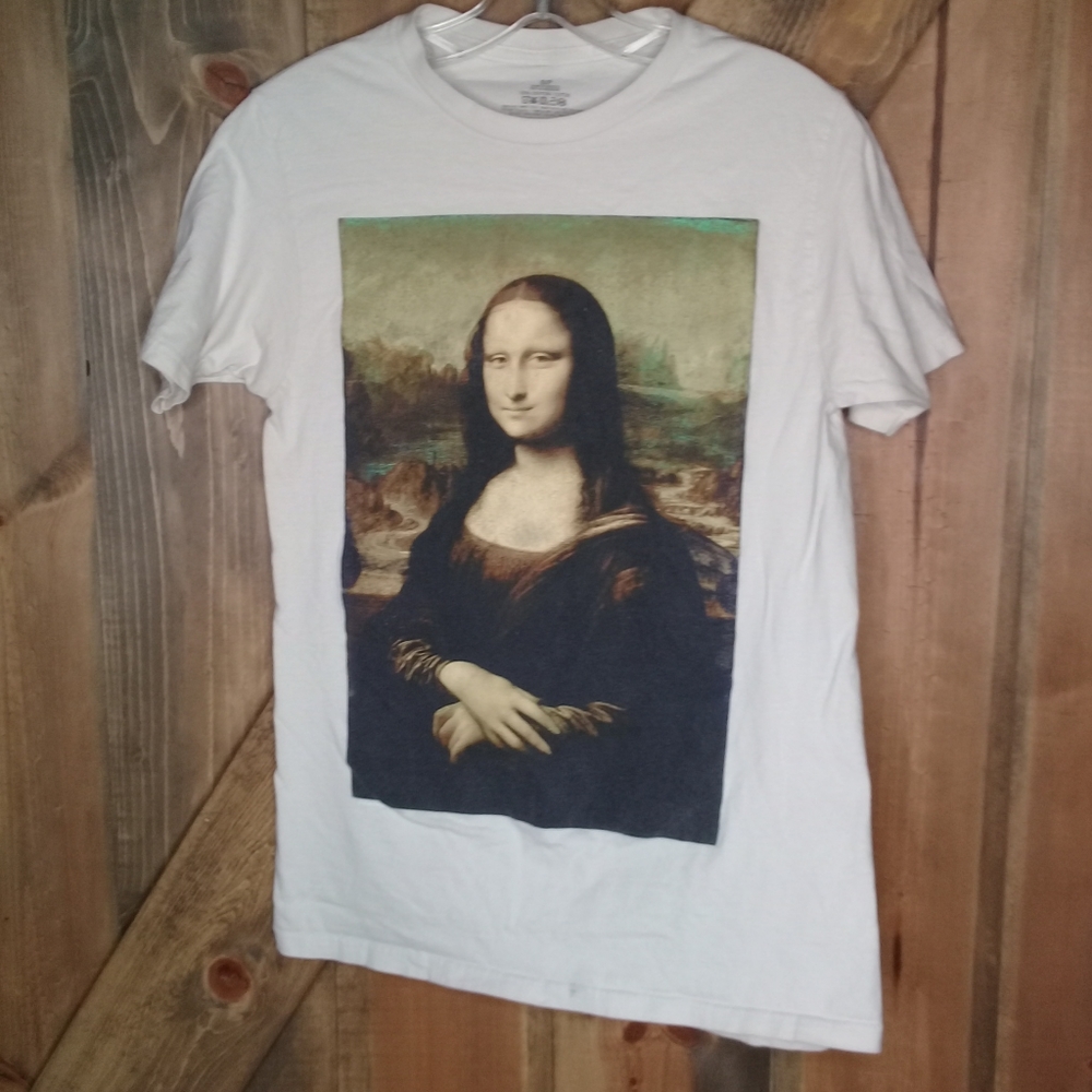Leonardo de Vinci Mona Lisa Portrait Distressed Graphic Tee Small